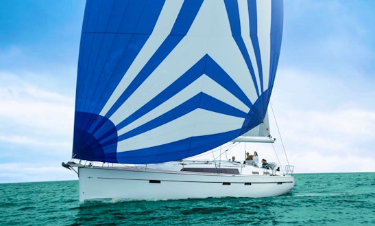 Charter Bavaria Cruiser 51