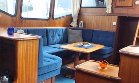 33 feet "Sarah" Vacance 1100 Luxury Motor Yacht