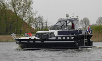 Hire Vacance 1200 Motor Yacht in Friesland, Netherlands