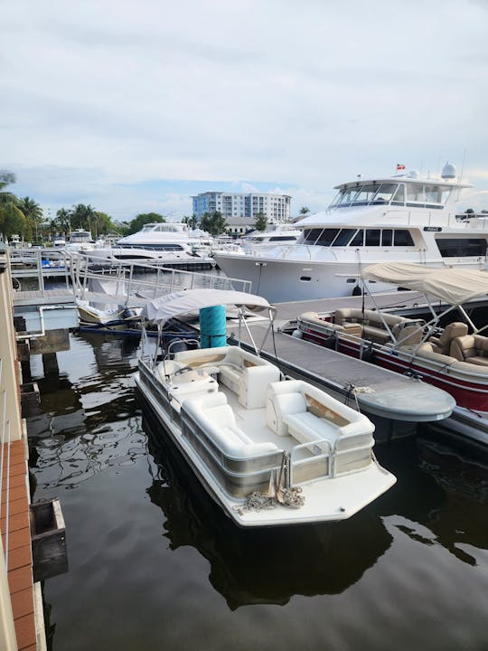 Experience Hurricane 23ft Pontoon in Fort Lauderdale!