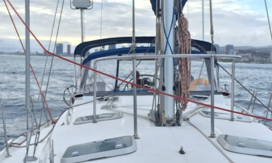 Beneteau de 42 pés, localizado em Kewalo Basin, a 2 milhas de Waikiki.