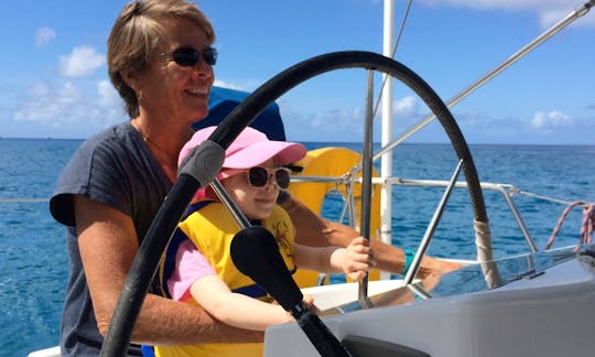 Beneteau de 42 pés, localizado em Kewalo Basin, a 2 milhas de Waikiki.