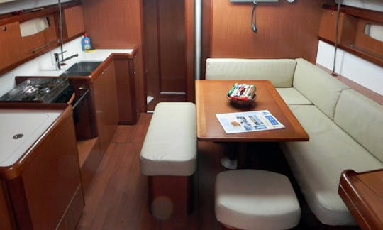 Monocasco de crucero Charter 43' en Loano, Liguria