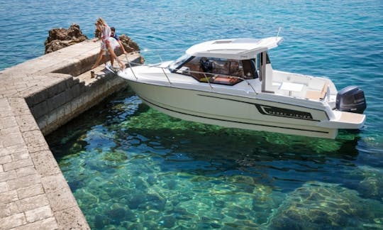 Jeanneau MF 795 rental in Split