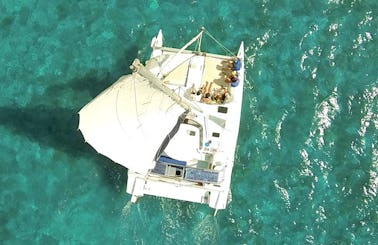 Enjoy the 32' Sailing Catamaran in Cancún, Quintana Roo