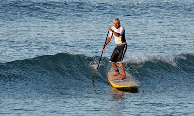 Desfrute de stand up paddle em Porto Pollo, Ilha da Sardenha