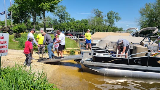 Barco flutuante com acesso para cadeira de rodas 2023 ROCK RIVER!