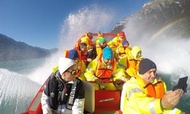 Passeios emocionantes de barco a jato em Bönigen, Suíça