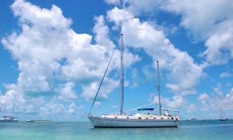 Charter "Riding High" Cruising Monohull In Nassau, The Bahamas