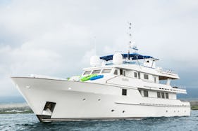 Charter 124' Power Mega Yacht in Guayaquil, Ecuador