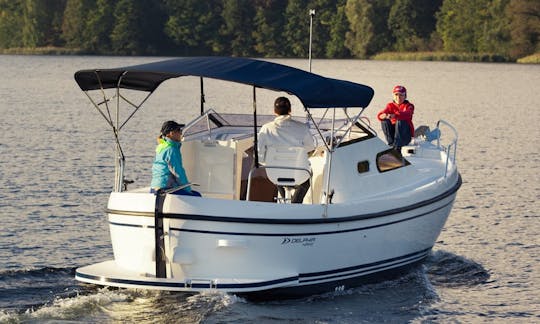 Rent 23' Motor Yacht in Vadstena, Östergötland County