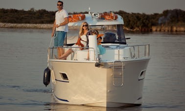 Rent 27' Motor Yacht in Vadstena, Östergötlands County