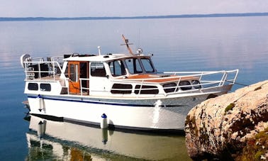 32' Pedro Motor Yacht Charter in Östergötlands, Sweden