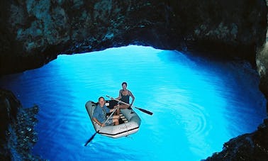 Reserve un recorrido por una cueva en bote de remos en Split, Croacia