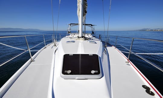 Beautiful Catalina 42 Sailboat In Puerto Vallarta, México