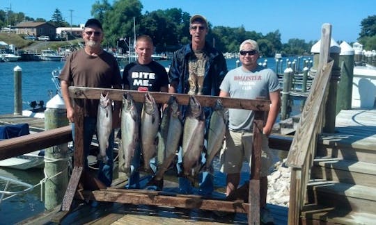 30ft Phoenix Sportfisher Yacht Fishing Charter With Captain Kevin In Manistee, Michigan