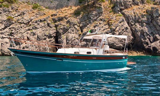 Charter Aprea32 Motor Yacht in Positano, Italy