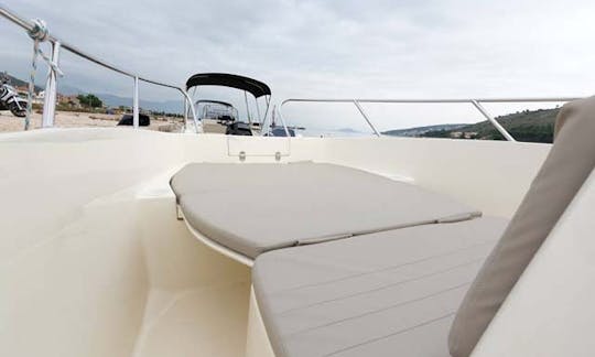 Louez le Quicksilver 675 Activ Open pour 8 personnes à Trogir, en Croatie