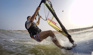 Disfruta del windsurf en Kovalam, Tamil Nadu