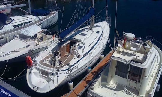 Charter the "Pillabans" Bavaria 38 Sailing Yacht in Vigo, Spain