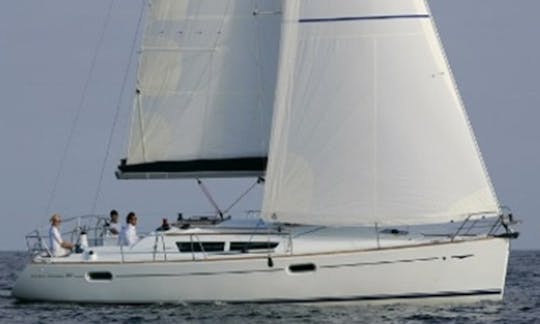 Charter the 39ft "BBCAP" Jeanneau Sailing Yacht in Vigo, Spain