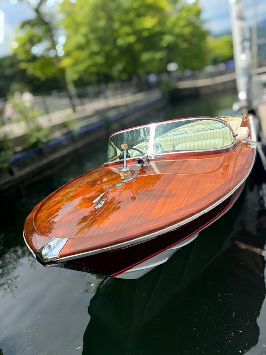 Classic wooden boat Colombo Super Indios 22