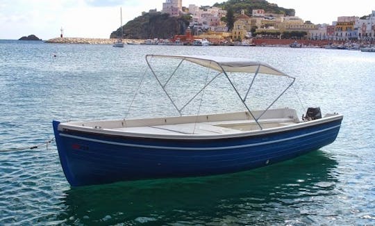 Rent 20' Dinghy in Ponza, Italy