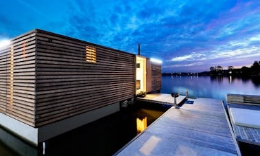 Aproveite o Houseboat HT3 com 2 quartos e sauna em Mielno, Polônia