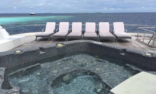 Luxury yacht rental in Maldives