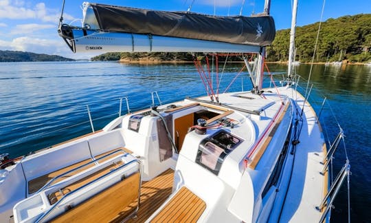 Charter 38ft "Sound of Silence" Sailing Sloop In Šibenik, Croatia