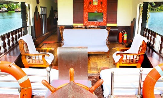 Rent a Three Bedroom Houseboat in Alappuzha, Kerala