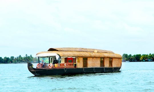 Rent a Three Bedroom Houseboat in Alappuzha, Kerala