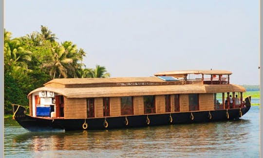 Charter 95' Houseboat in Alappuzha, Kerala