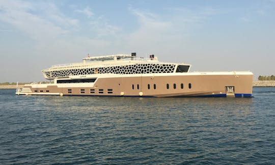 Charter 220' Corporate Power Mega Yacht em Dubai, Emirados Árabes Unidos