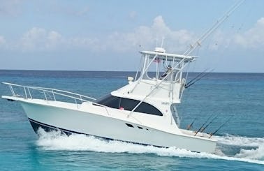 Charter 32ft Sport Fishing Boat with Captain in Cozumel, Mexico