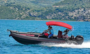 Alugue Viper Bullet RIB de 21 pés com mercúrio 150 cv 3000CC em Nikiana Lefkada, Grécia