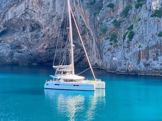 Catamaran Lagoon 52F — Naviguez, explorez et le golfe de Palma (PMI) vous attend à 4 heures