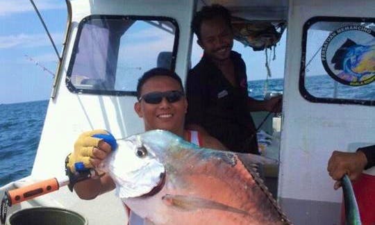 Charter Fishing in Kuala Rompin, Pahang on a Center Console for 6 Pax