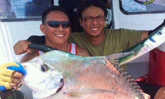 Charter Fishing in Kuala Rompin, Pahang on a Center Console for 6 Pax
