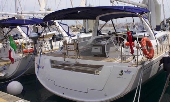Charter The 48ft