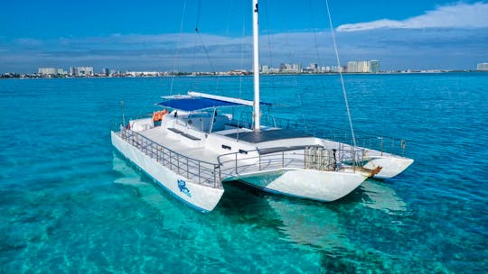 78ft Catamaran Private Charter / Capacity 100 people in Cancún, Quintana Roo