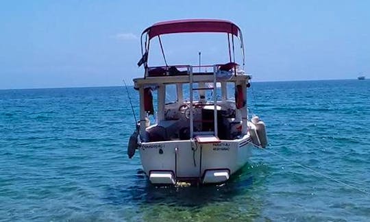 Charter a 11 Person Fiberglass Tradition Boat in Paraty, Brazil