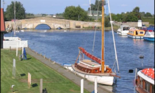 Charter 30' Cruising Monohull in Belaugh, England