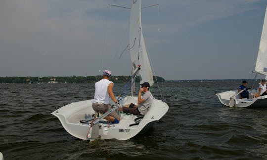 Rent 20' Daysailer in Zegrze, Poland