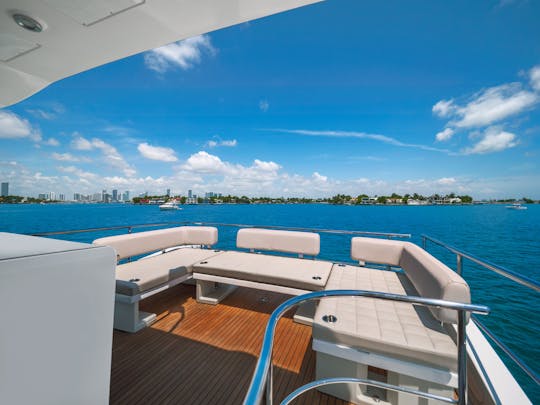 Stunning 50' Azimut Flybridge Yacht for Charter in The Bahamas!