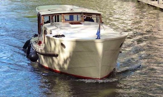 Rent "Britannia" Saloon Boat in Amsterdam, Netherlands