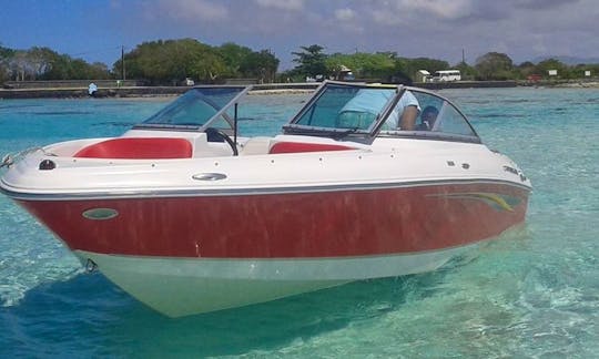 Rent a 19' Four Winns Bowrider in Mahebourg, Mauritius for up to 5 passengers