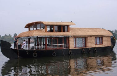 Houseboat Tour in Alappuzha