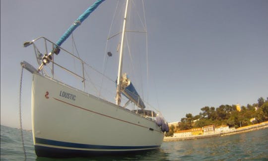 Excursiones privadas diarias en velero exclusivas en Lisboa a bordo de un velero para 10 personas