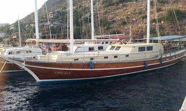 Charter a Gulet for 16 people to discover Muğla, Turkey